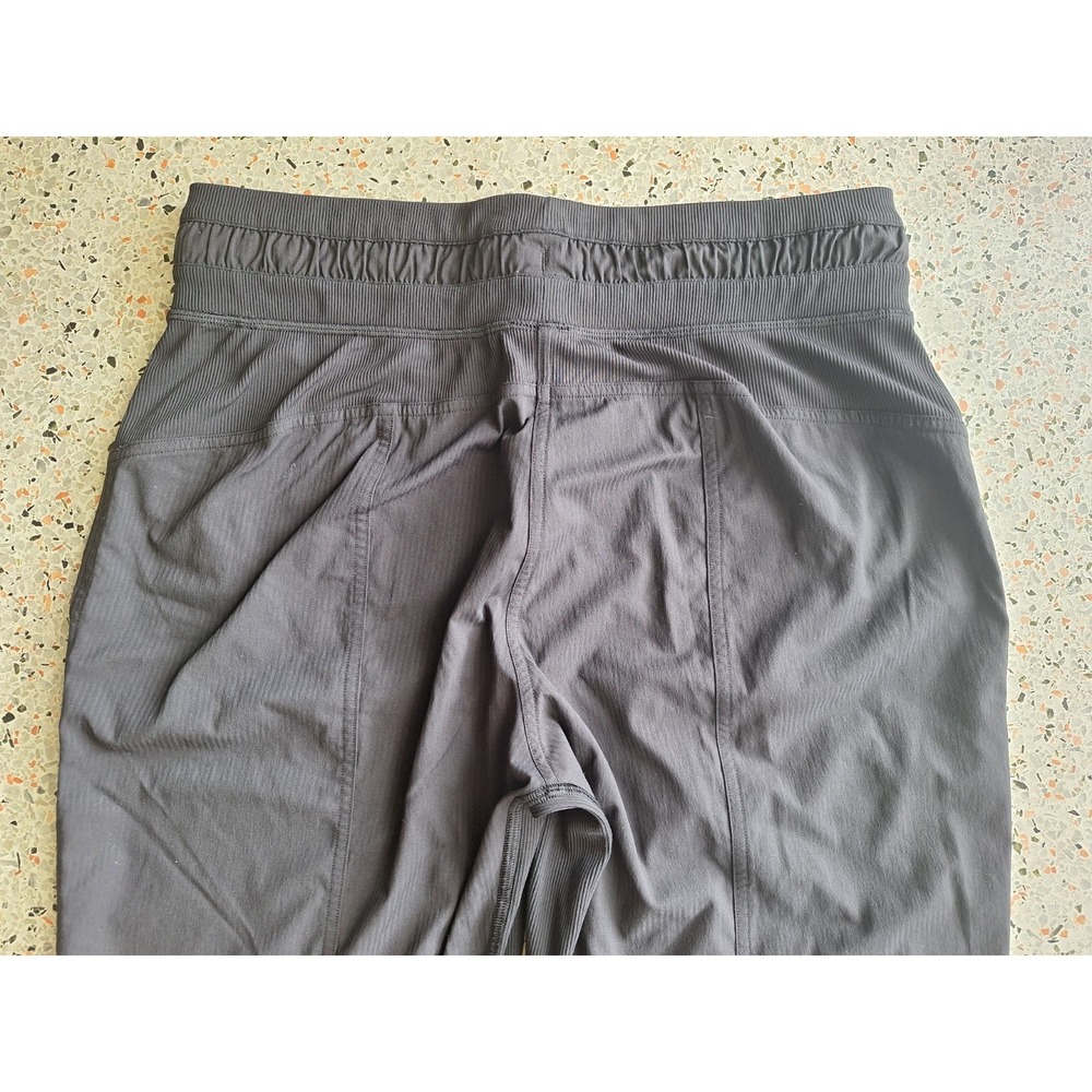 116 Lululemon Dance Studio Mid Rise Cropped Pant - Picture 8 of 12
